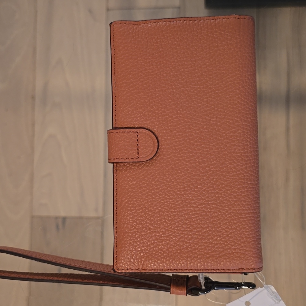 NWT Coach Wristlet Wallet, Sz 6”x3.5” - Picture 4 of 7